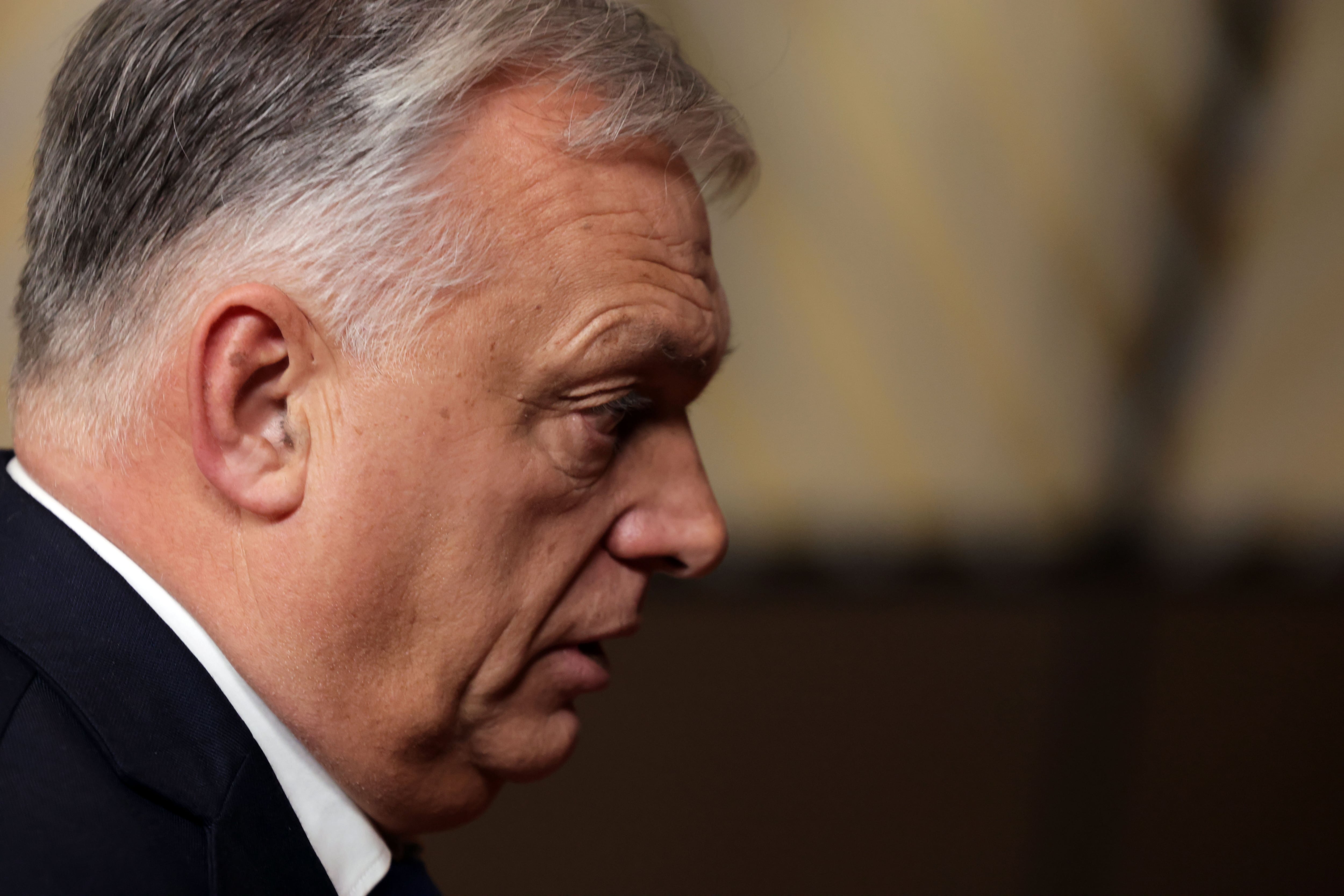 El primer ministro húngaro saliente, Viktor Orbán, el pasado 17 de diciembre de 2025 durante una cumbre de la UE en Bruselas. EFE/EPA/OLIVIER HOSLET