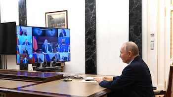 Reino Unido sanciona a tres