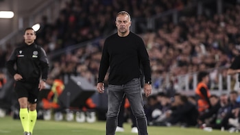 Hansi Flick: "Es una pena que se lesione Lamine, hay que saber por cuánto tiempo"