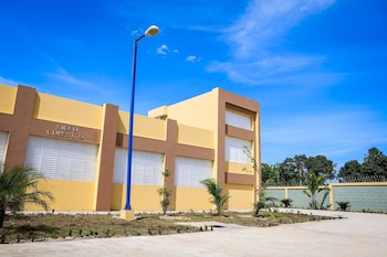 La Escuela Primaria Profesora Raquel de la Rosa Faña ofrece 17 aulas, biblioteca, plaza cívica y salón multiusos para más de 400 estudiantes. (Foto cortesía Presidencia de República Dominicana)