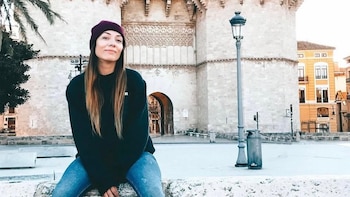 Es argentina y vive en