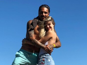 Thaísa Leal y Paolo Guerrero