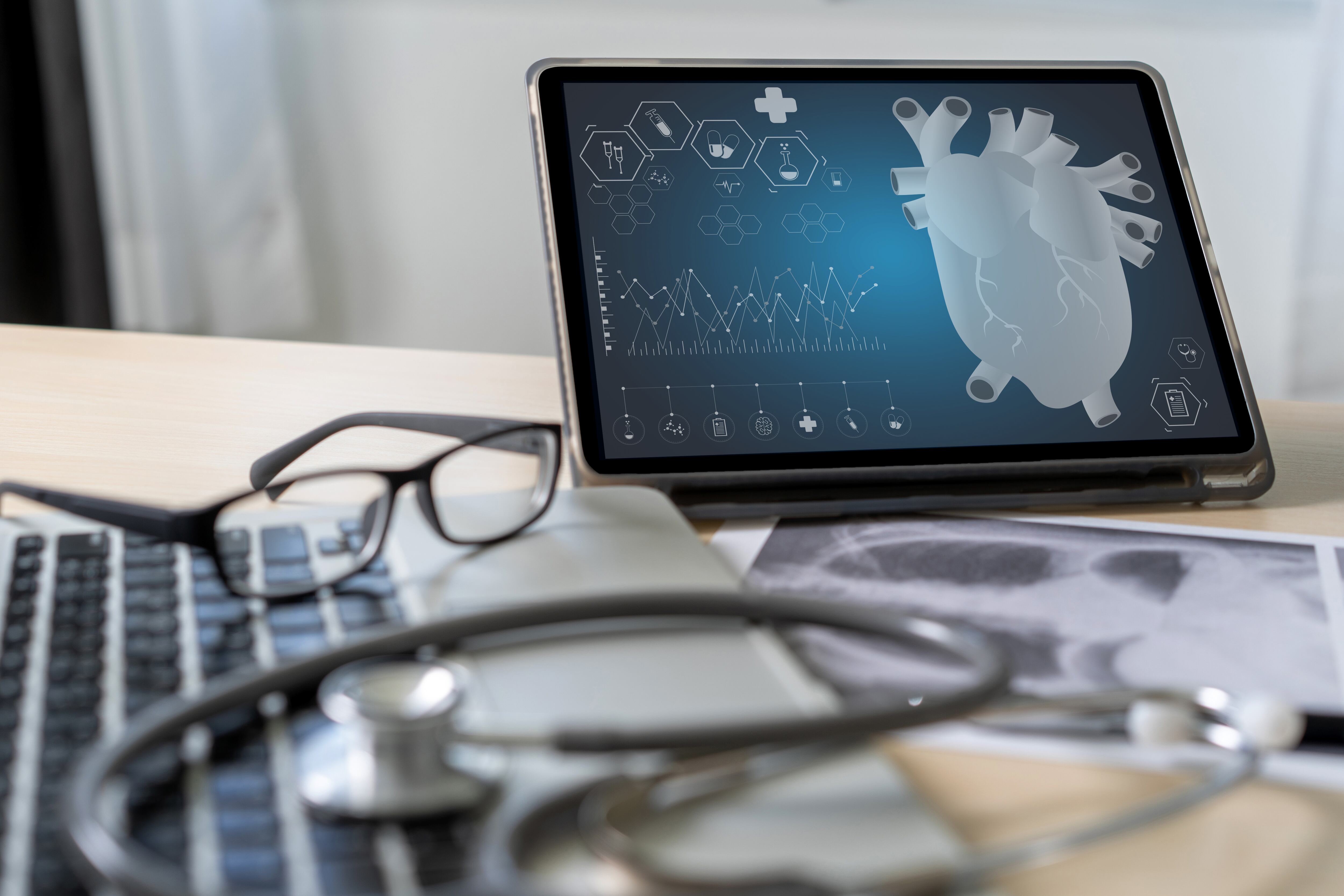 Modelos predictivos basados en datos en tiempo real mejoran la precisión de las intervenciones en cardiología (Créditos: Freepik)