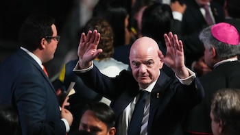 La FIFA critica "los intentos de socavar el mandato democrático" de Infantino
