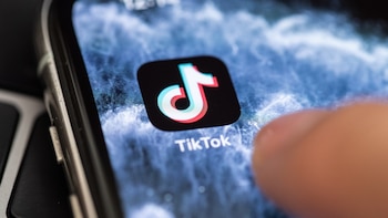 Emojis, corridos y promesas de lujo: el manual del CJNG para reclutar jóvenes en TikTok