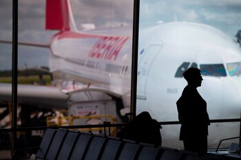 Un avión de Iberia (EFE/Orlando Barría/Archivo)