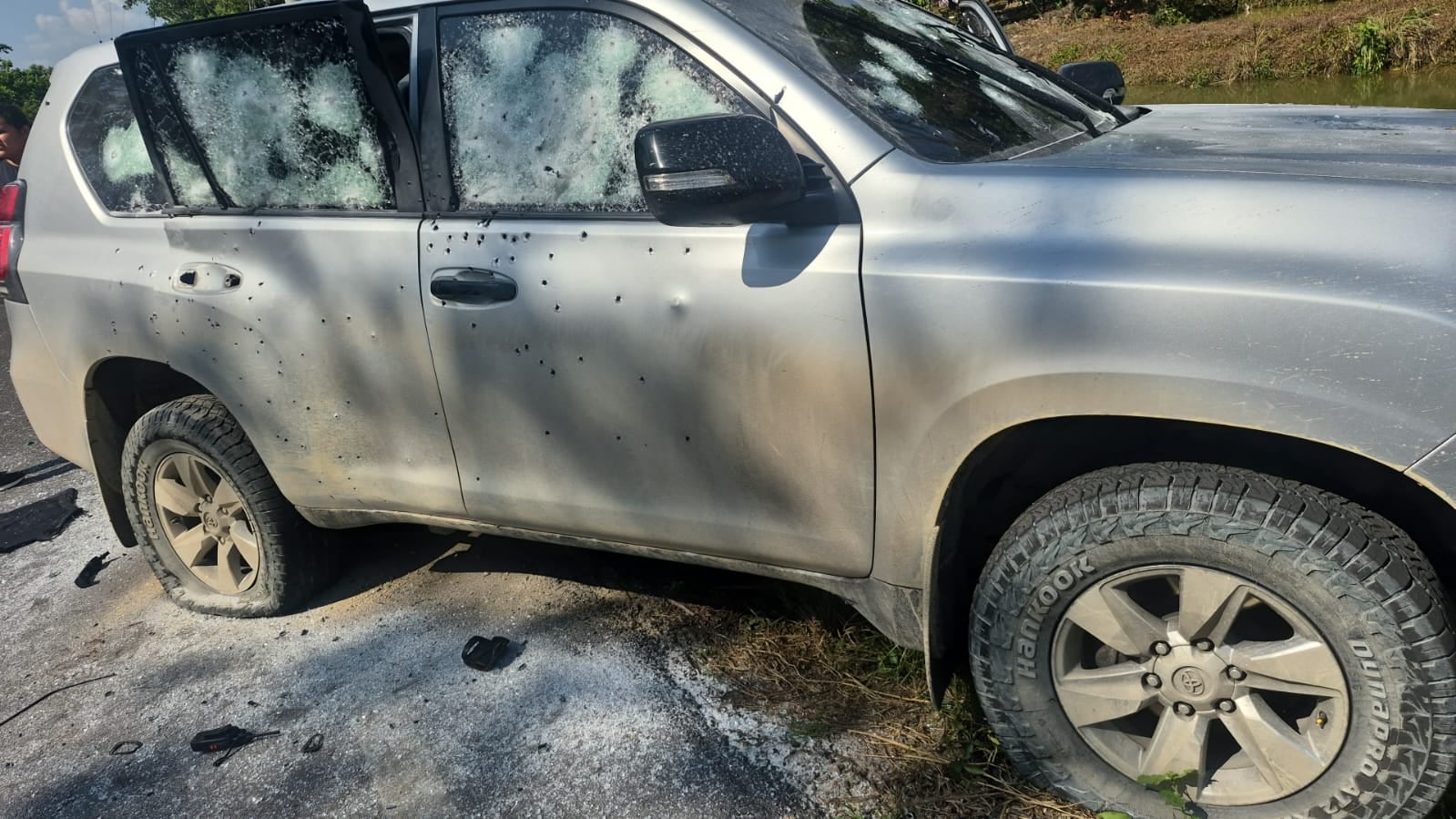 Video muestra el ataque mortal contra escoltas en Arauca: ministro del Interior reportó que el senador está en ‘shock’