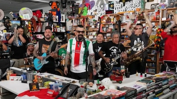 Panteón Rococó lleva la búsqueda de desaparecidos en México a Tiny Desk: “Algún día nos encontraremos de nuevo”