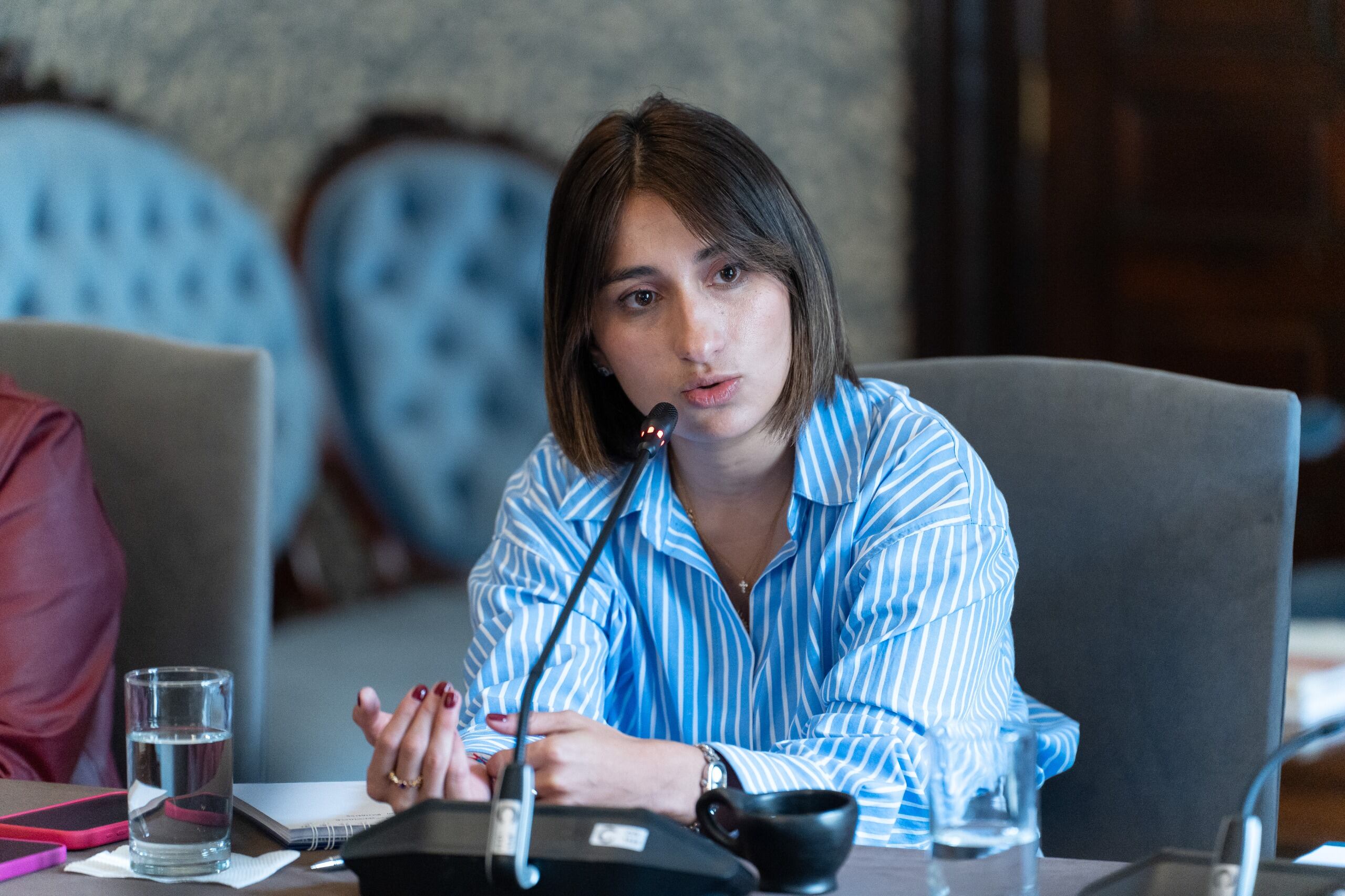 La canciller Laura Sarabia se reunió con familiares de los colombianos retenidos en Venezuela y dio a conocer las gestiones que adelanta el Ministerio de Relaciones Exteriores ante las autoridades venezolanas para que se respeten y se garanticen los derechos de las personas detenidas - crédito Cancillería de Colombia