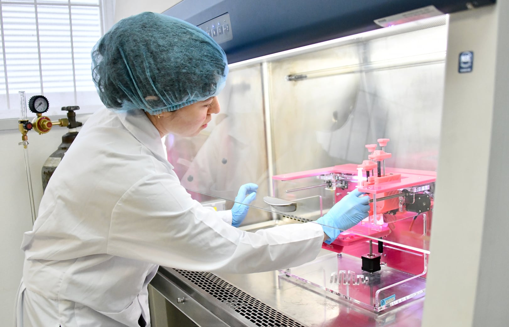 Costa Rica da un paso hacia la creación de tejidos humanos con una nueva bioimpresora 3D de la UCR