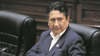 El Constitucional de Perú anula la prisión preventiva de Vladimir Cerrón por organización criminal