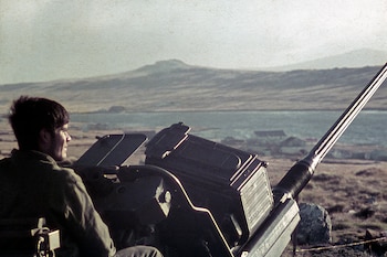 El cabo segundo Manrique, del