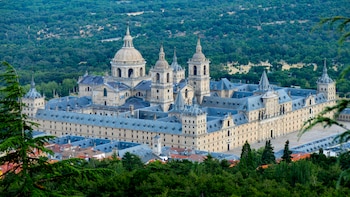 El detalle que muchos pasan por alto en la visita al Monasterio de El Escorial: “Cuando veo guías pasar de largo y no explicar el sotocoro, me quema por dentro”