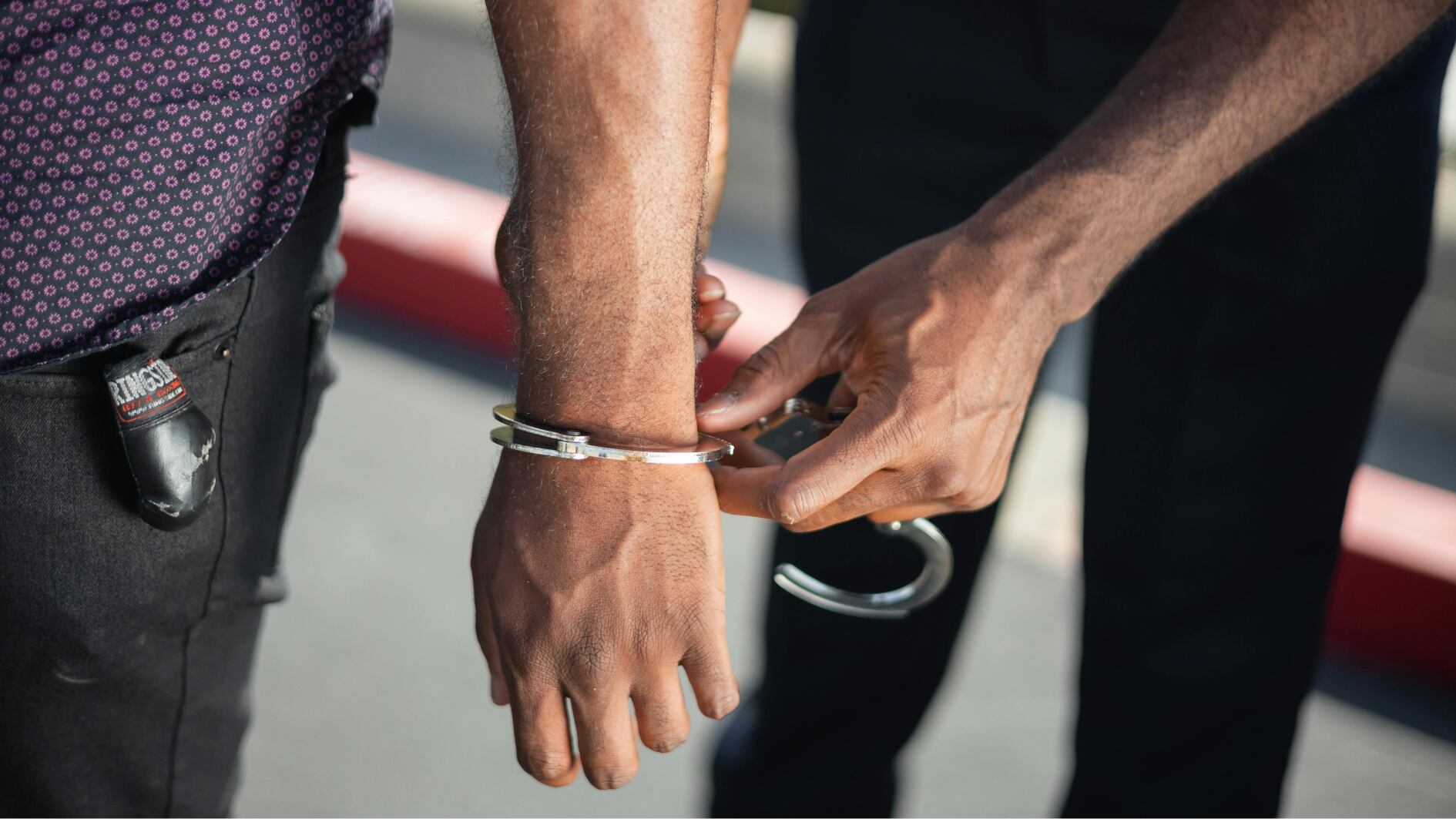 Por presunto caso de tortura, abuso de autoridad y omisión de socorro capturaron a dos policías: “Se burlaron porque se orinó”