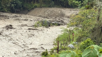 Emergencia en el cañón del Combeima por fuertes lluvias y crecimiento de quebradas: autoridades del Tolima evalúan riesgo de avalancha