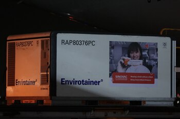 27/02/2021 Un contenedor de vacunas