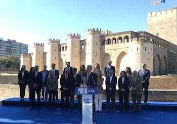 28/10/2026 29N.- Azcón: "El objetivo del PP es ganar y también que el PSOE vuelva a tener el peor resultado en la historia".
El presidente del Partido Popular en Aragón, Jorge Azcón, ha subrayado que el objetivo de PP es ganar las elecciones, ser la fuerza más votada y tener uno de los mejores resultados que haya logrado en Zaragoza, pero ha añadido que también tienen como objetivo "que el Partido Socialista vuelva a tener el peor resultado en la historia" para apostillar que "son resultados que van unidos".
POLITICA