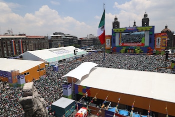 Torcedores mexicanos antes do início da Copa do Mundo de 2026