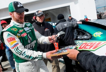 El piloto estadounidense Dale Earnhardt