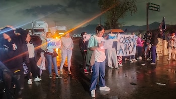 Segundo día de bloqueo por desaparición de Naomi en Tlalnepantla: familiares exigen respuestas de las autoridades del Edomex