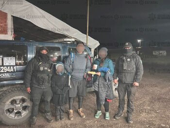 Uno de los tres turistas fue diagnosticado con hipoxia y cefalea al ser valorado por elementos del Servicio de Urgencias del Estado de México (ERUM)