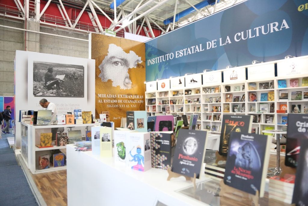 El estudio de la Cámara Colombiana del Libro revela una transición gradual hacia los contenidos digitales en el sector editorial entre 2018 y 2024 - crédito Alcaldía de Cali