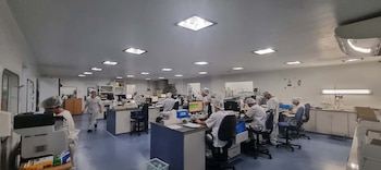 Interior del laboratorio investigado por