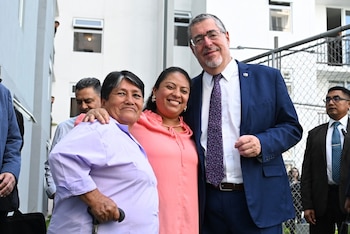 Gobierno de Guatemala entrega la casa número mil del Programa Mi Primera Casa