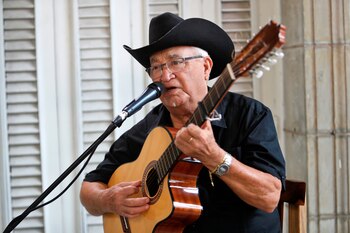 El artista cubano Eliades Ochoa