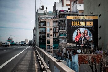 Vista de un cartel que