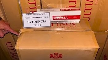 El operativo en San Rafael de Alajuela, que la Presidencia de Costa Rica califica como el mayor del país, permitió ubicar un centro de distribución ilegal y una buseta con 280.000 unidades (Captura de pantalla de la transmisión)