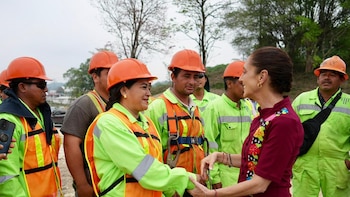 Sheinbaum supervisa avances de la carretera Macuspana–Escárcega en su segundo día en Tabasco