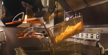 Los brazos robóticos se encargan