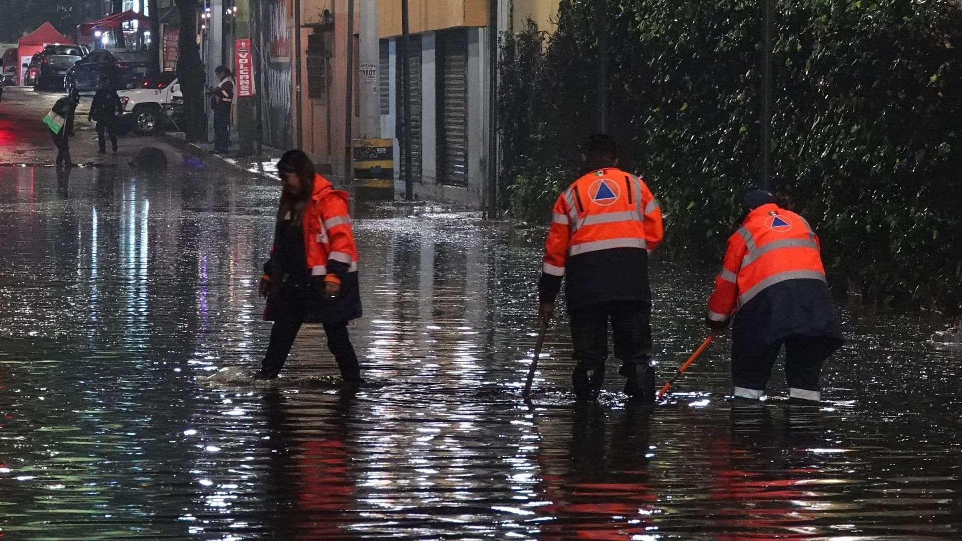 El SMN advierte lluvias intensas en gran parte del país y riesgos de inundaciones, deslaves y tormentas eléctricas en varias entidades.