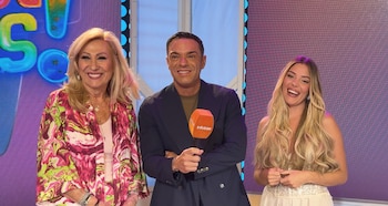 Rosa Benito, Antonio Rossi y Claudia Chacón en una entrevista con Infobae para 'De lunes a viernes' (ALEJANDRO HIGUERA LÓPEZ).