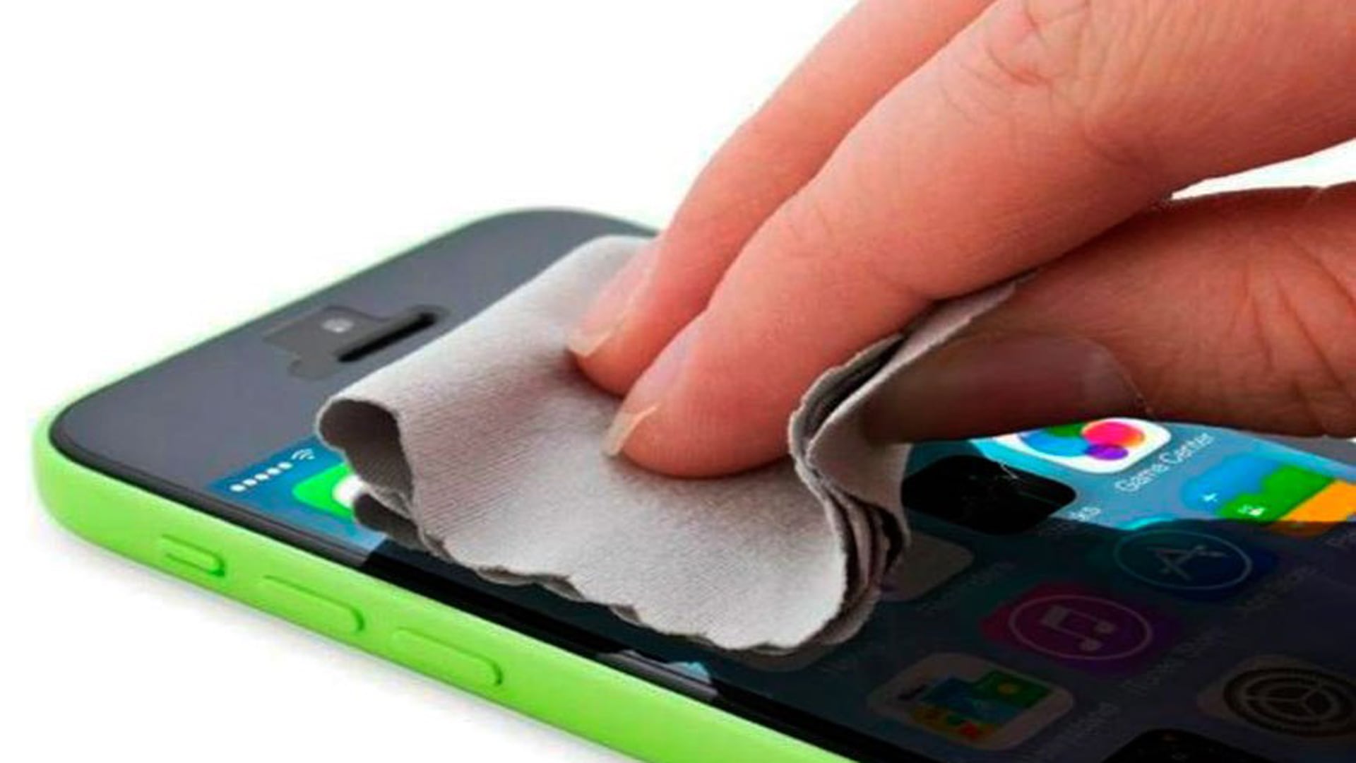 El hábito de limpiar el celular es clave también para prevenir enfermedades provocadas por bacterías.