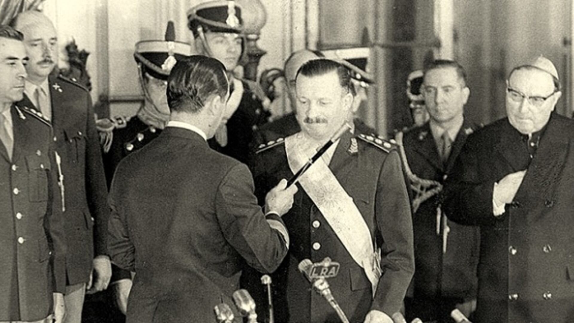 El 8 de junio de 1995, Juan Carlos Onganía falleció a los 81 años. Ese mismo día pero de 1970, fue desplazado del poder por sus propios compañeros de la fuerza