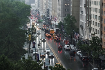 El 39 % de las multas por omitir la luz roja correspondió a vehículos registrados fuera de la ciudad de Nueva York (REUTERS/Jeenah Moon)