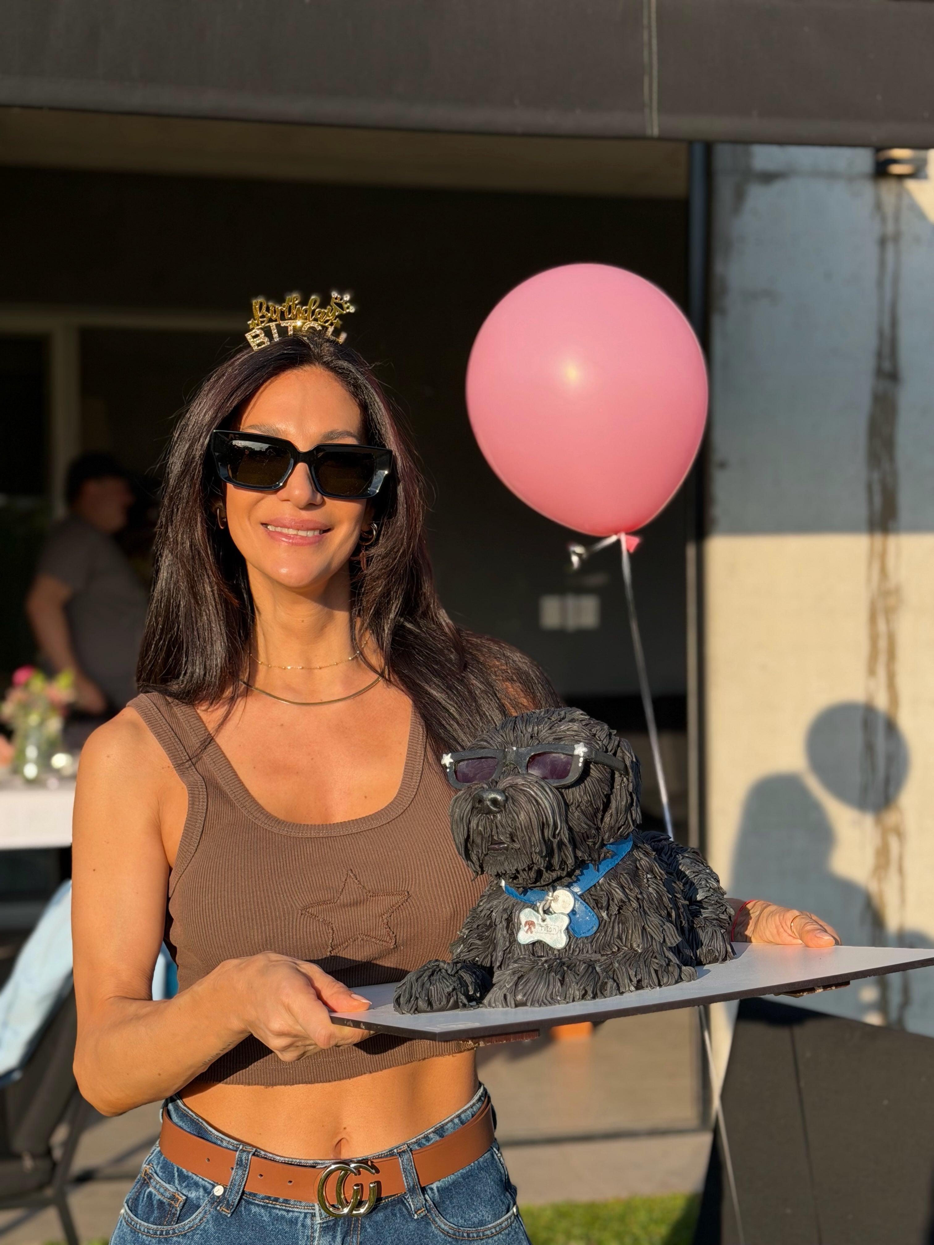 Silvina Escudero sorprendió con una torta con la figura de su perro Titán durante la celebración de su cumpleaños