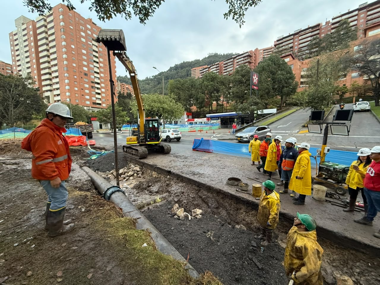 Ruptura de tubo deja a más de 50 barrios afectados en el norte de Bogotá