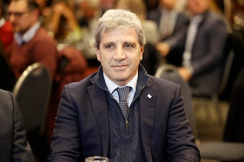 Caputo aseguró que la inflación convergerá a niveles internacionales si se sostienen las políticas actuales.
