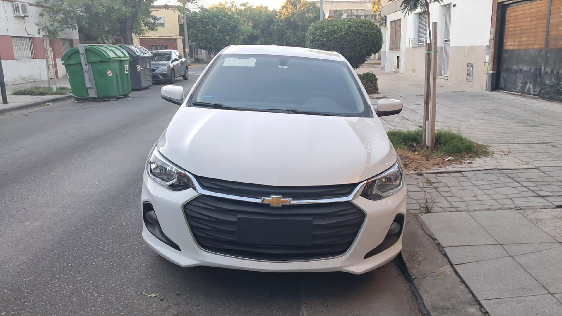 El auto en el que se movían los ladrones.