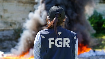 Fiscalía captura a dos mujeres