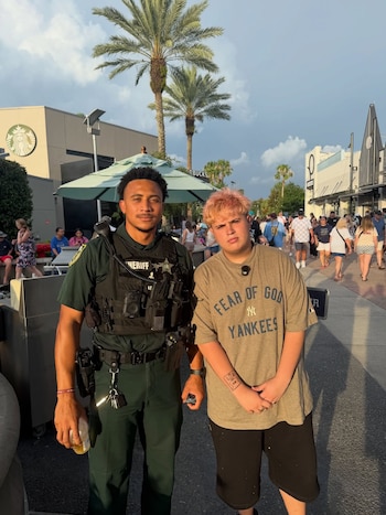La Oficina del Sheriff de Miami-Dade arrestó a Mármol y Perrotta por interferir con un evento deportivo o de entretenimiento en Florida