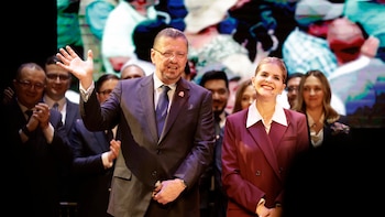 Laura Fernández presenta su gabinete y refuerza la continuidad: Rodrigo Chaves será ministro de la Presidencia, de Hacienda y eje del poder económico