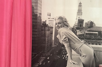 Marilyn Monroe en una exposición en la Cinemateca francesa en París