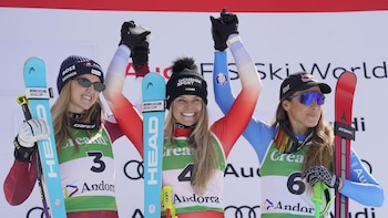 Corinne Suter gana el descenso