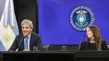 Caputo presentó el nuevo proyecto de Inocencia Fiscal: “Tener los dólares debajo del colchón es un muy mal negocio”