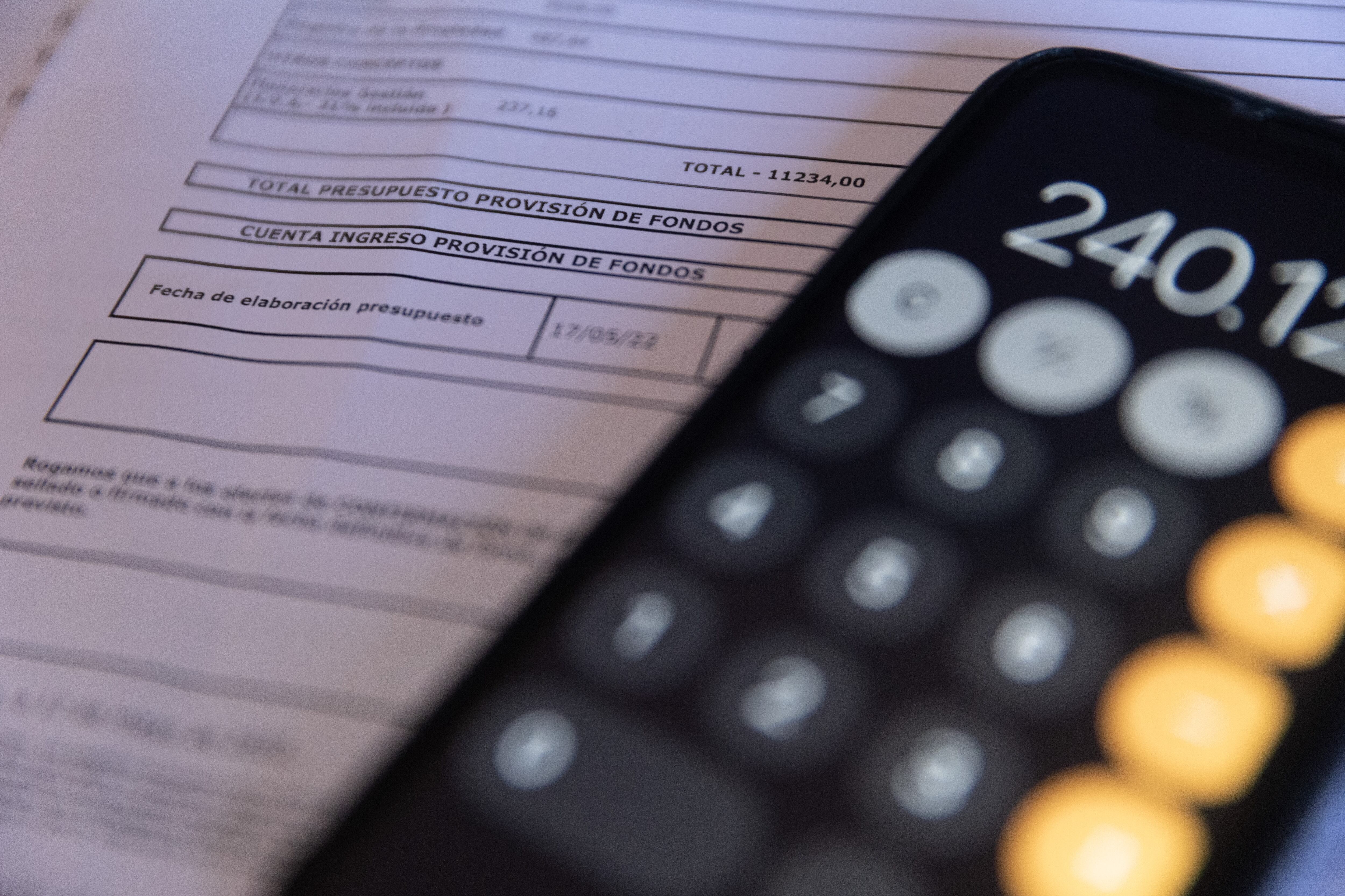 La Ley 2540 de 2025 introduce el arbitraje ejecutivo para agilizar el embargo de cuentas bancarias en Colombia - crédito Eduardo Parra/Europa Press