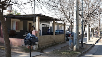 “Parece una película de terror”: el día después en el barrio Ampliación Ferreyra donde encontraron los restos de Agostina Vega